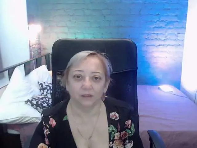 Live sex webcam photo for Roze-Lowful #272106688