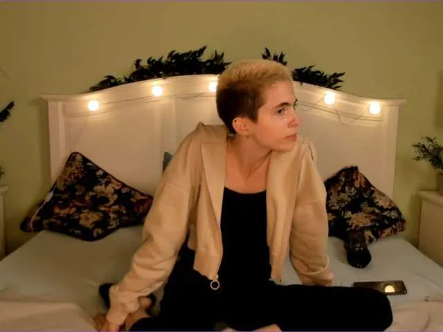Live sex webcam photo for RozeMseia #273959920