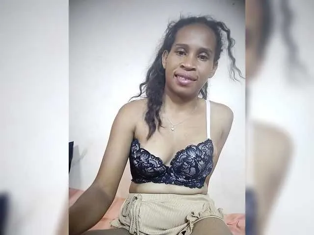 Live sex webcam photo for Rsylvia1 #292281088