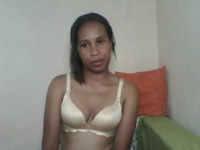 Live sex webcam photo for Rsylvia1 #292408251