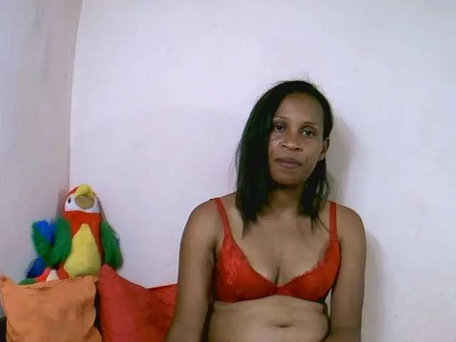 Live sex webcam photo for Rsylvia1 #292626272