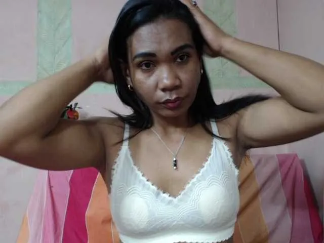 Live sex webcam photo for Rsylvie #291773226