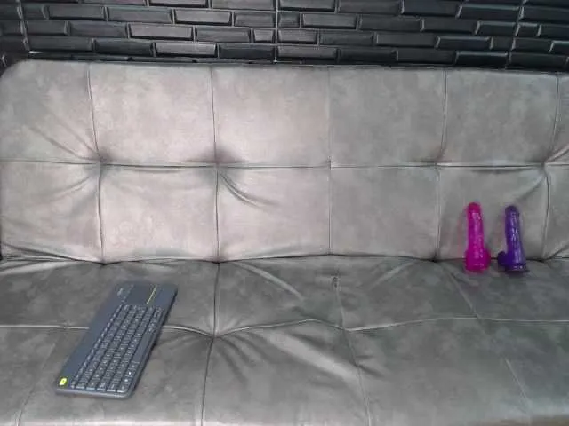 Live sex webcam photo for Rubby-red #271778284