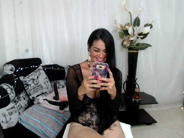 Live sex webcam photo for RubiAdams #273415904