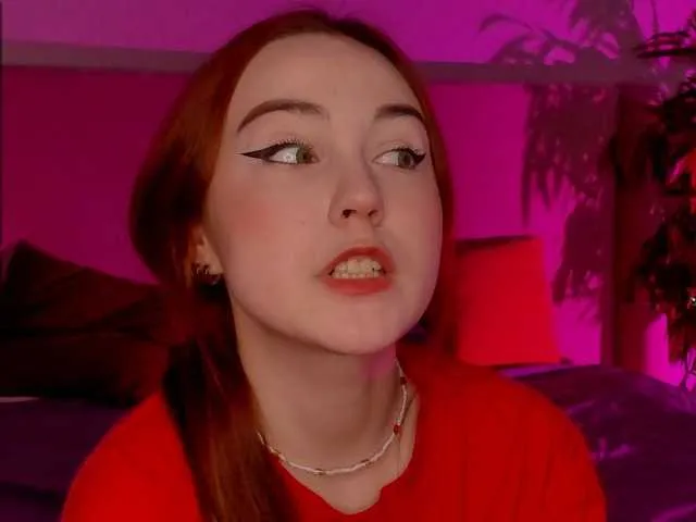 Live sex webcam photo for RubyCalis #271935046