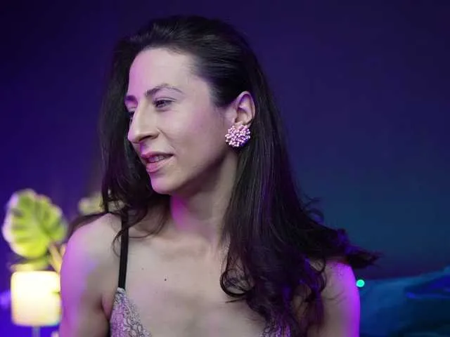 Live sex webcam photo for RubyRya #292271565