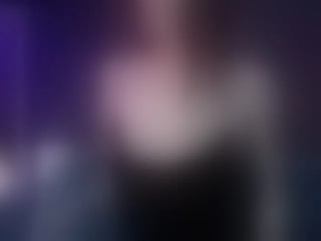 Live sex webcam photo for RubyRya #293940905