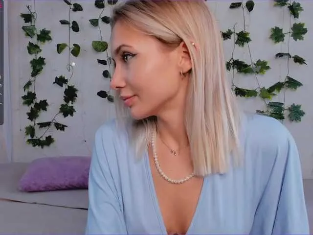 Live sex webcam photo for RuddiLesli #274530394