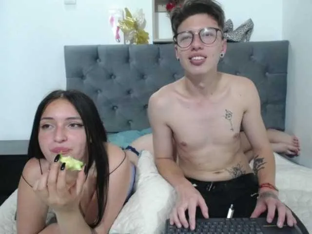 Live sex webcam photo for Rude-n-Cute #272098940