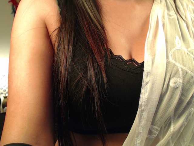 Live sex webcam photo for Ruhani1 #276286385