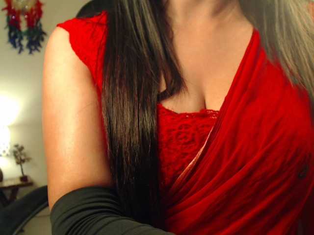 Live sex webcam photo for Ruhani1 #276355636