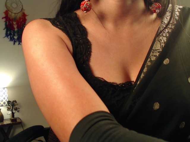 Live sex webcam photo for Ruhani1 #276389124