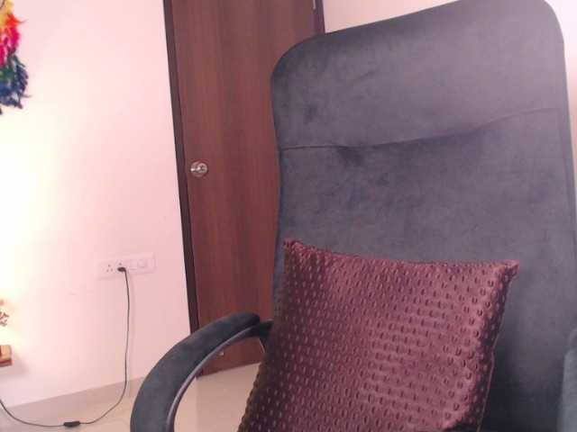 Live sex webcam photo for Ruhani1 #276441384