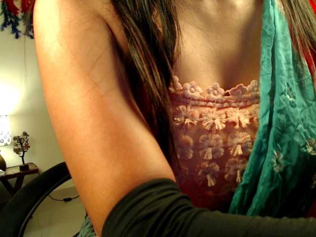 Live sex webcam photo for Ruhani1 #276516811