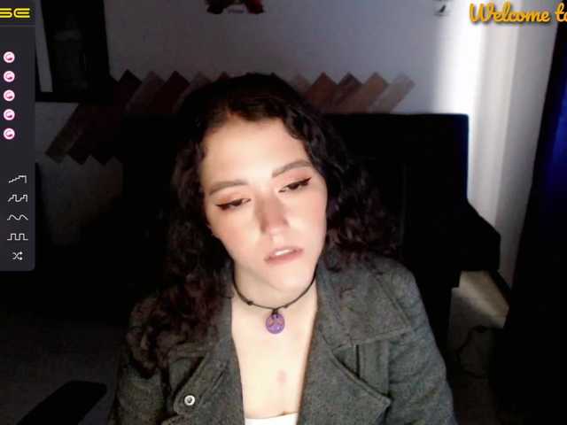 Live sex webcam photo for Rukkiaparis #273993405