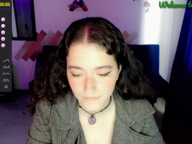 Live sex webcam photo for Rukkiaparis #274096843