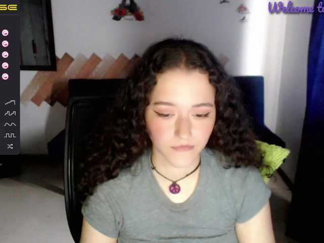 Live sex webcam photo for Rukkiaparis #274128588