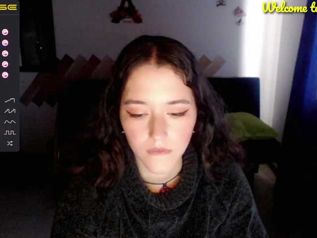 Live sex webcam photo for Rukkiaparis #274178697