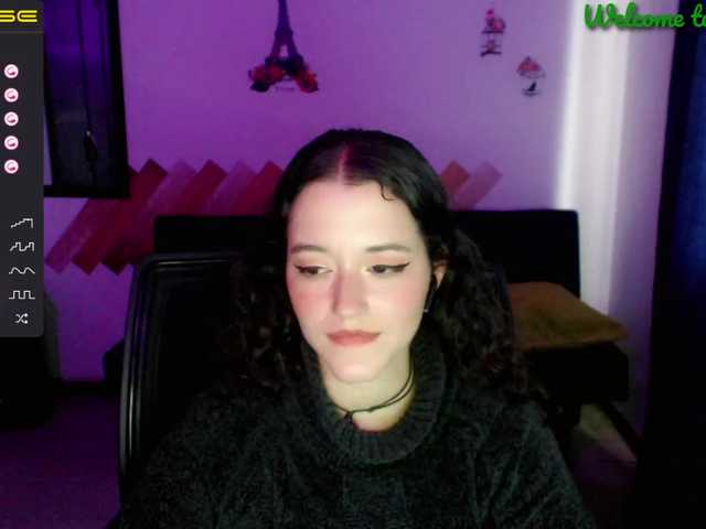 Live sex webcam photo for Rukkiaparis #274223512