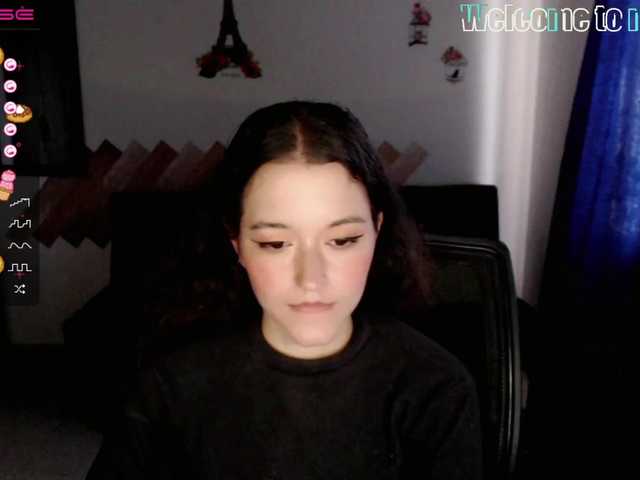 Live sex webcam photo for Rukkiaparis #274404667