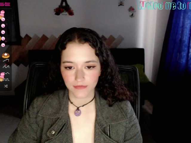 Live sex webcam photo for Rukkiaparis #274415584