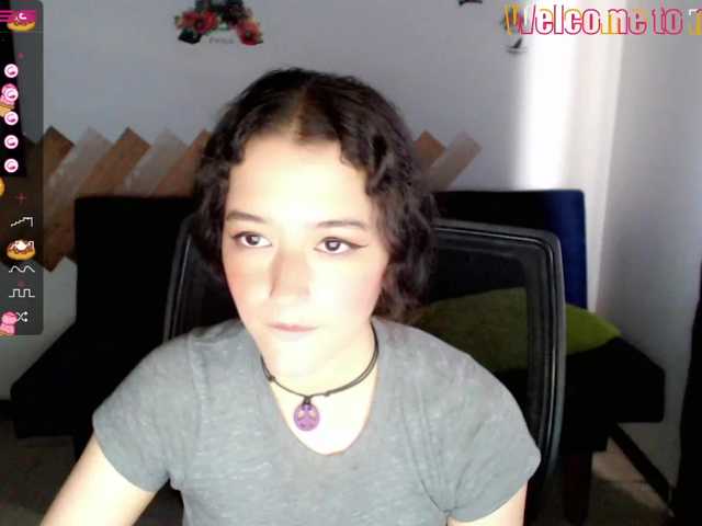 Live sex webcam photo for Rukkiaparis #274463719