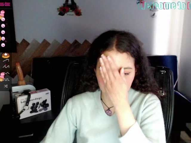 Live sex webcam photo for Rukkiaparis #274595698