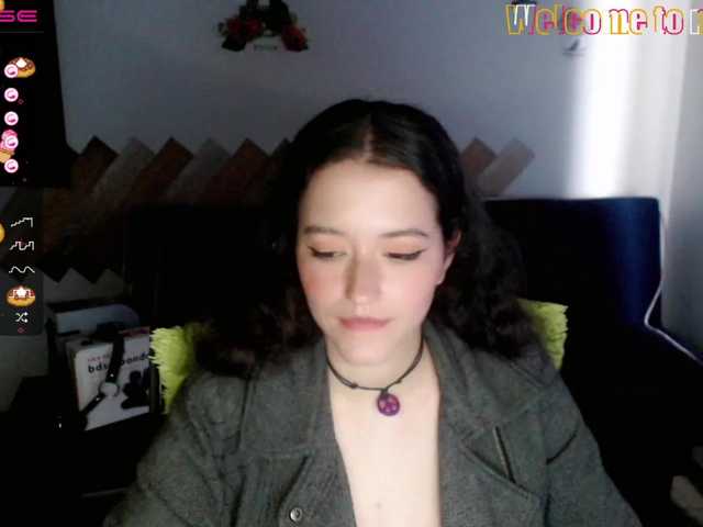 Live sex webcam photo for Rukkiaparis #274606540