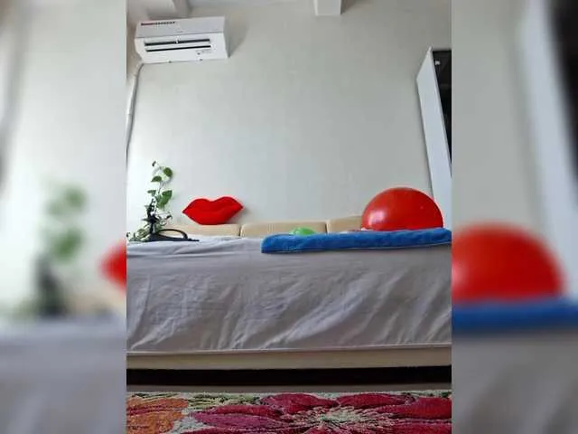 Live sex webcam photo for Rusanna123 #291179174