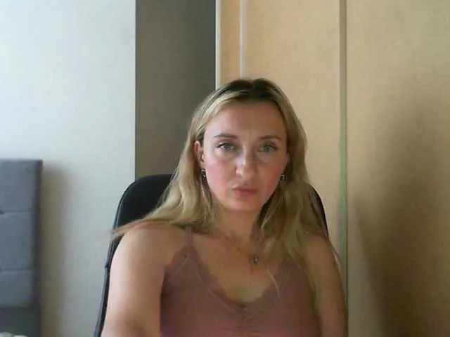 Live sex webcam photo for RuslanaFlower #291468418