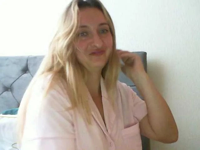 Live sex webcam photo for RuslanaFlower #291617645