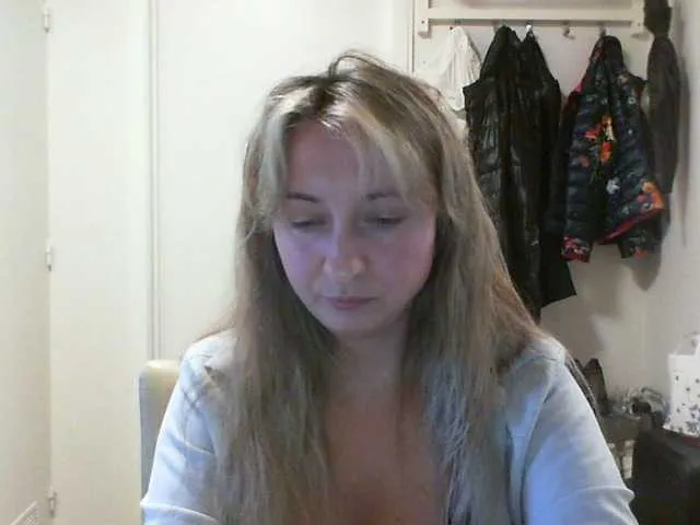 Live sex webcam photo for RuslanaFlower #292195533