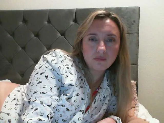 Live sex webcam photo for RuslanaFlower #292243452