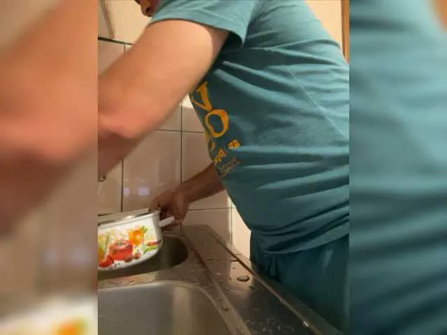 Live sex webcam photo for Ruslann996 #275992525