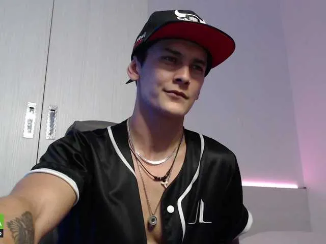 Live sex webcam photo for Rustynf1tZ #273604415