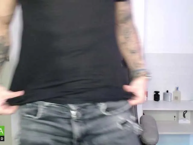 Live sex webcam photo for Rustynf1tZ #274479449