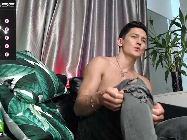 Live sex webcam photo for Rustynf1tZ #275630811