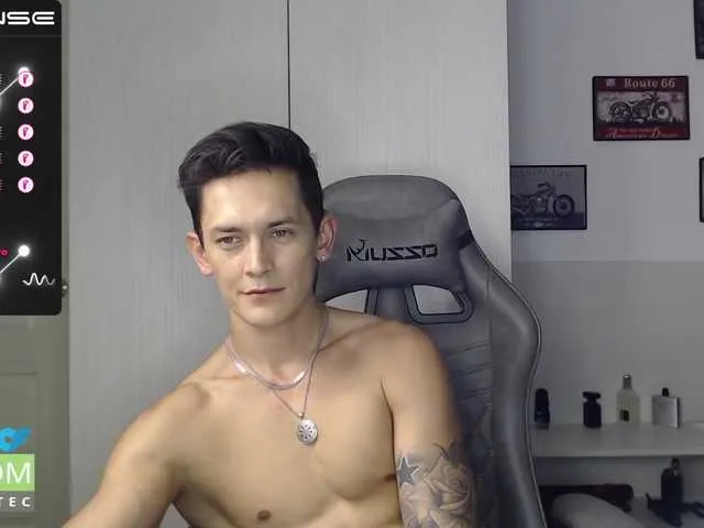 Live sex webcam photo for Rustynf1tZ #275685399