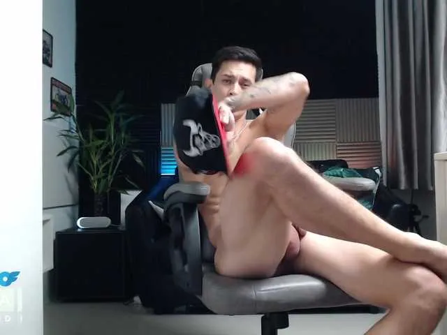 Live sex webcam photo for Rustynf1tZ #275691152