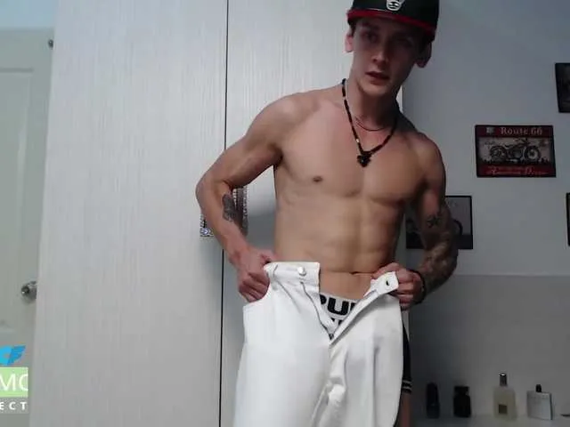 Live sex webcam photo for Rustynf1tZ #275932206