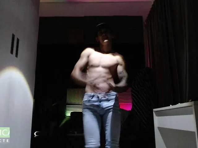 Live sex webcam photo for Rustynf1tZ #276648937