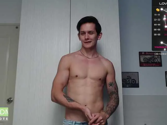 Live sex webcam photo for Rustynf1tZ #276681650