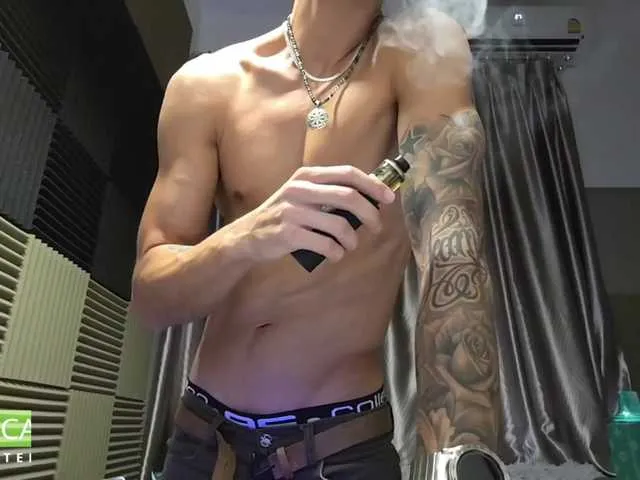 Live sex webcam photo for Rustynf1tZ #277812105