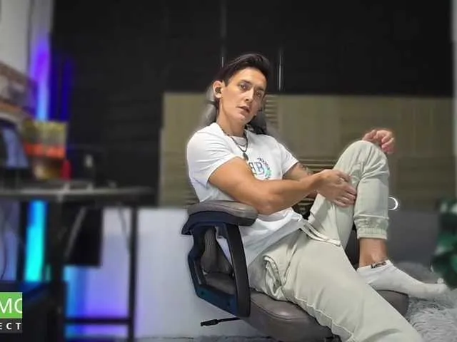 Live sex webcam photo for Rustynf1tZ #277829578