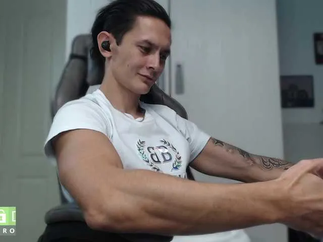 Live sex webcam photo for Rustynf1tZ #277911390