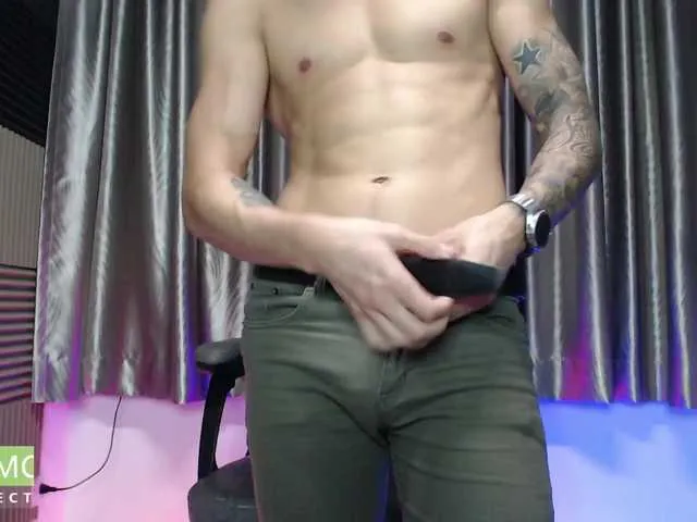 Live sex webcam photo for Rustynf1tZ #288002073