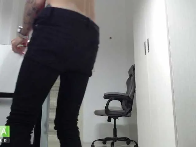 Live sex webcam photo for Rustynf1tZ #289894252