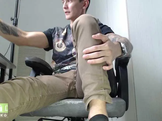 Live sex webcam photo for Rustynf1tZ #290142552