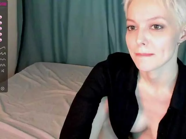 Live sex webcam photo for RuthHorton #274054252