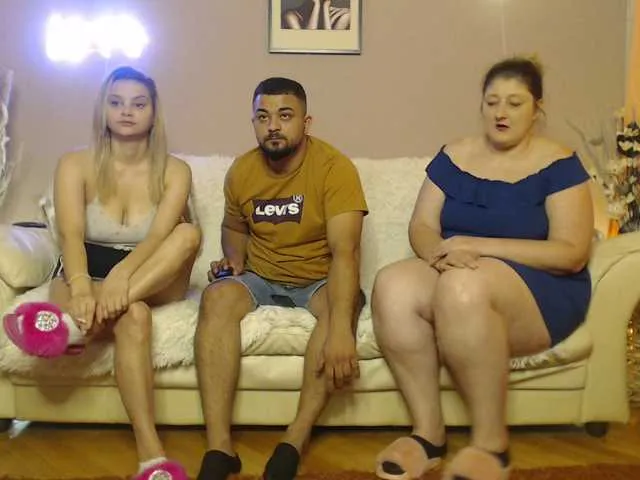 Live sex webcam photo for RuxandraDanny #291877939